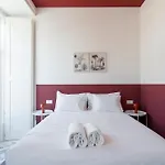 Gloria Hostel *